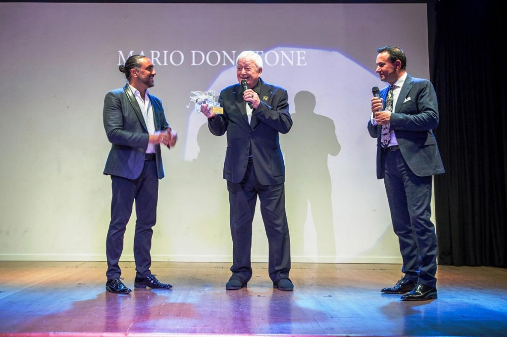 Premio-Speciale-Avanspettacolo-a-Mario-Donatone