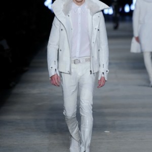 white outfit Alpi Fashion Magazine