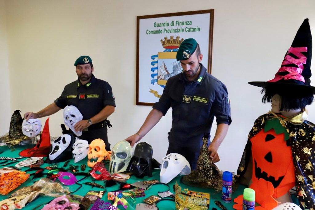 FOTOHALLOWEEN Alpi Fashion Magazine Halloweenguardia di finanza