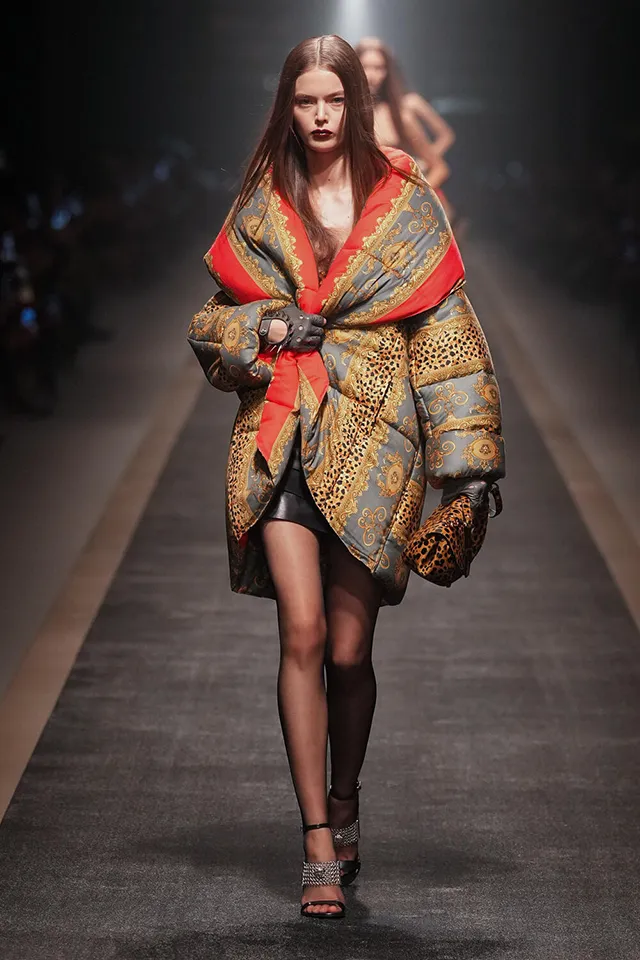 Versace FW252631 Alpi Fashion Magazine Versace